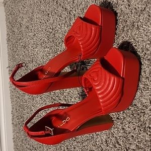 NWOT Aldo Heart Embroidered Platform Shoes